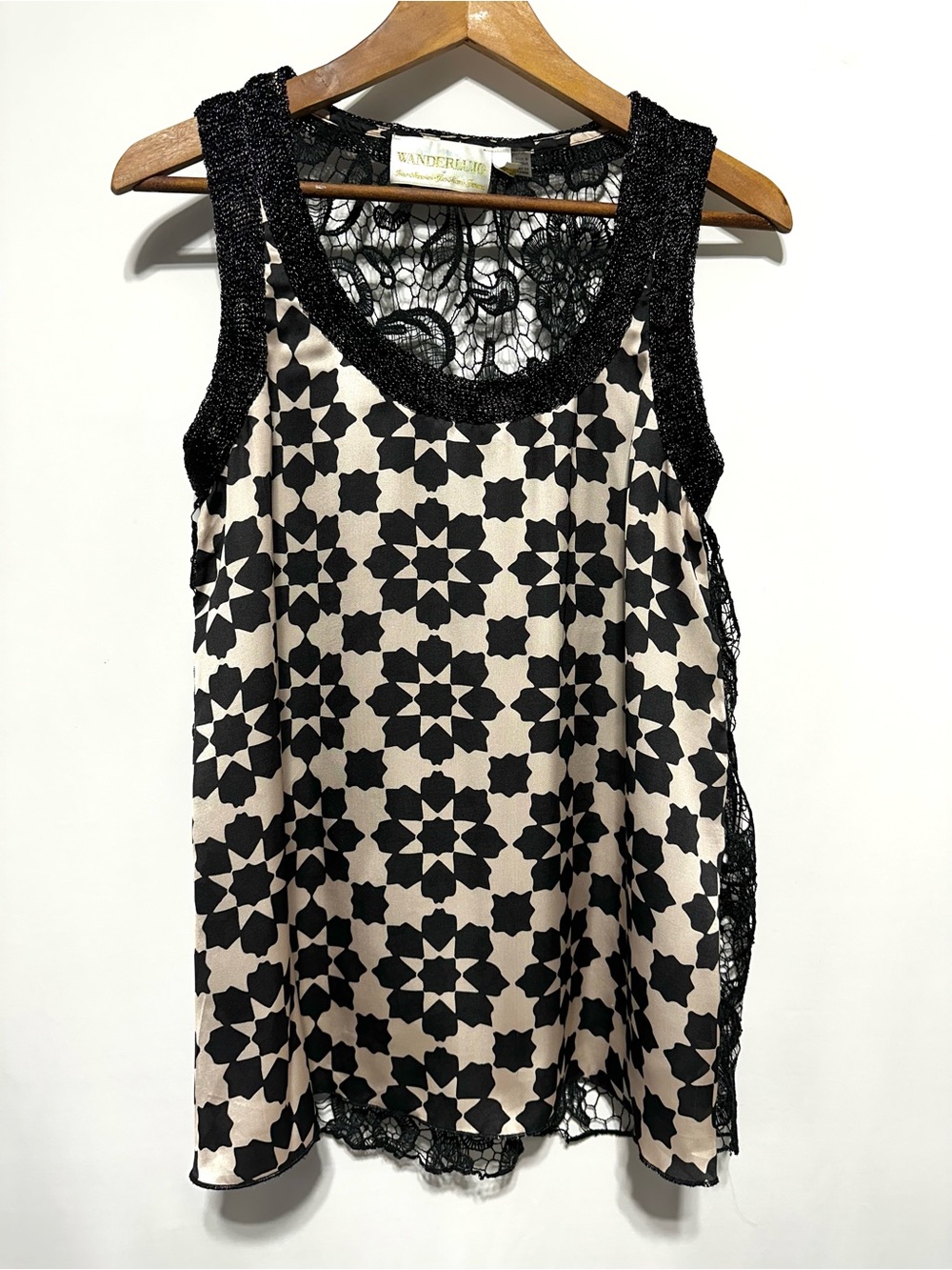 Wanderlux Black & Cream Lace-Trim Tank Top